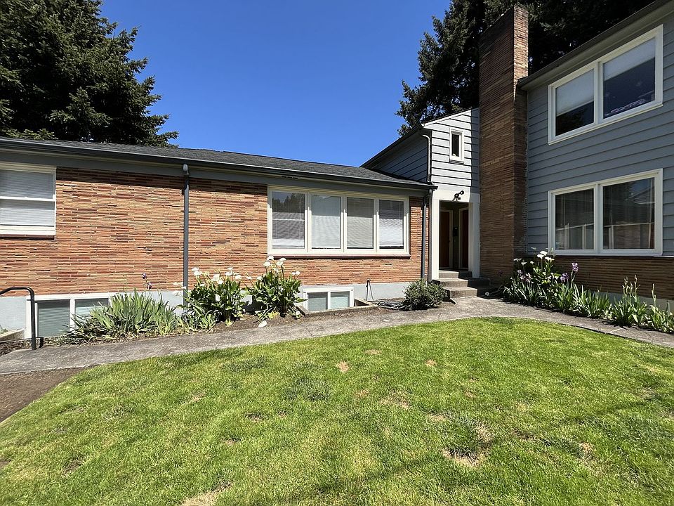 1st image of 2830-2836 SE 50th Ave #2832