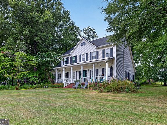 3rd image of 145 Hardy Rd