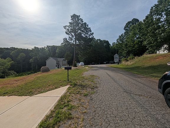 4th image of 111 Carrisa Ln