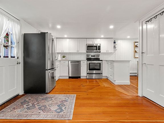 4th image of 13 Oliver St #13