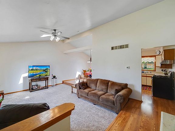 3rd image of 1377 W 75th Pl