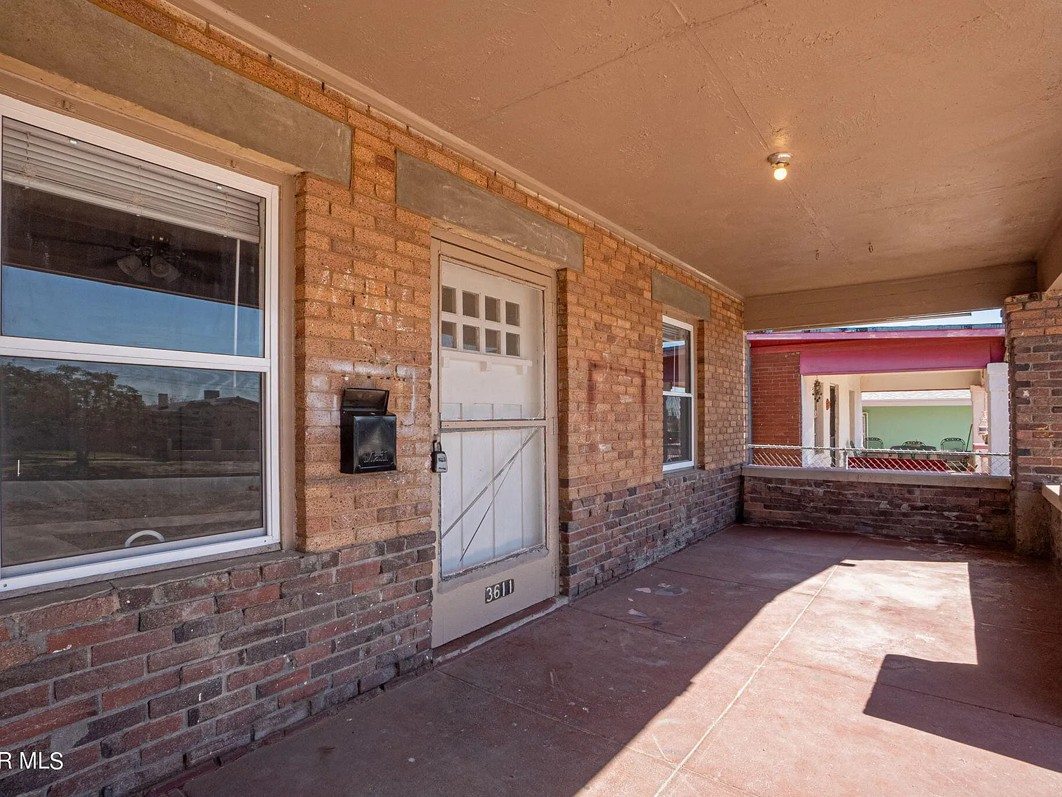 2 bed, 1.0 bath, 936 sqft, $1,000 — Photo 3