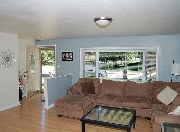 5th image of 535 Boxwood Dr