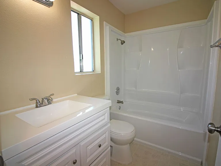 2437 Bethards Dr — Photo 4
