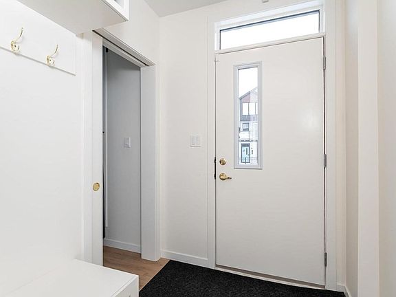 2nd image of 427 39th St SW