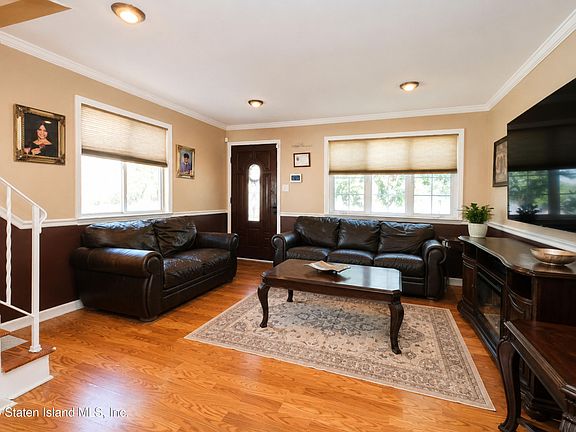 3rd image of 11 Sperry Pl