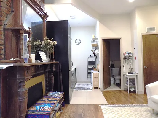 Rented by Blue Egg Realty Corp | media 18