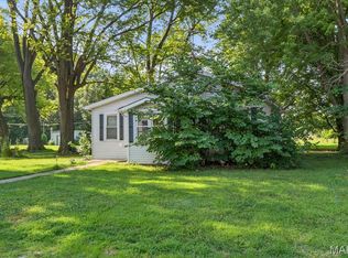 500 School St, Valmeyer, IL 62295