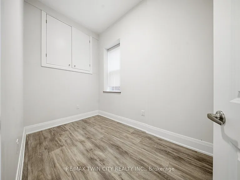 11 Queen St #201 — Photo 9