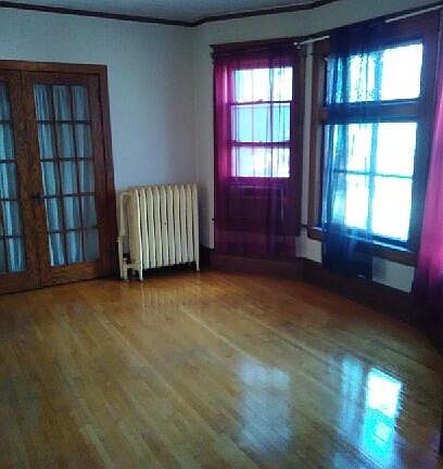 3rd image of 241 Baker St E