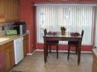 10137 Village Knolls Ct, Oakton, VA 22124