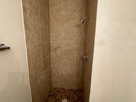 2nd image of 373 Clarges Ln