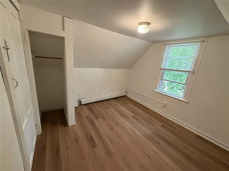 242R Valley St — Photo 10