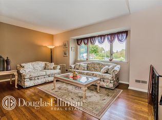 2 Purdue Ln, Smithtown, NY 11787