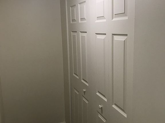 3rd image of 8900 Royal Manor Dr #2B-2Ba-1059Sqft