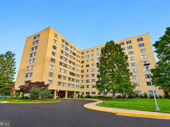 6641 Wakefield Dr APT 711, Alexandria, VA 22307