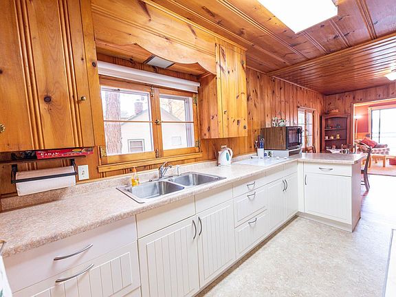 4th image of 35457 Sullivan Dr