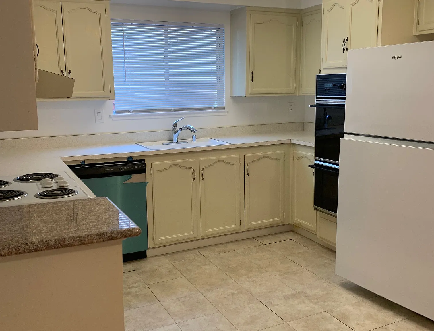 3 bed, 1695 sqft, $4,500 — Photo 2
