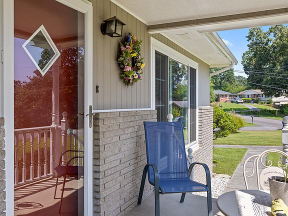3rd image of 610 Bitsy Ln