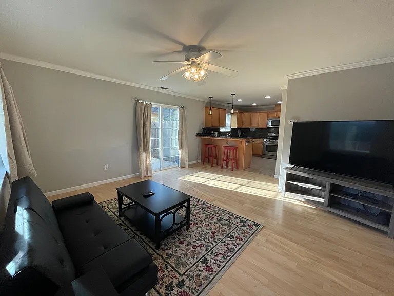 850B Shearer St — Photo 10