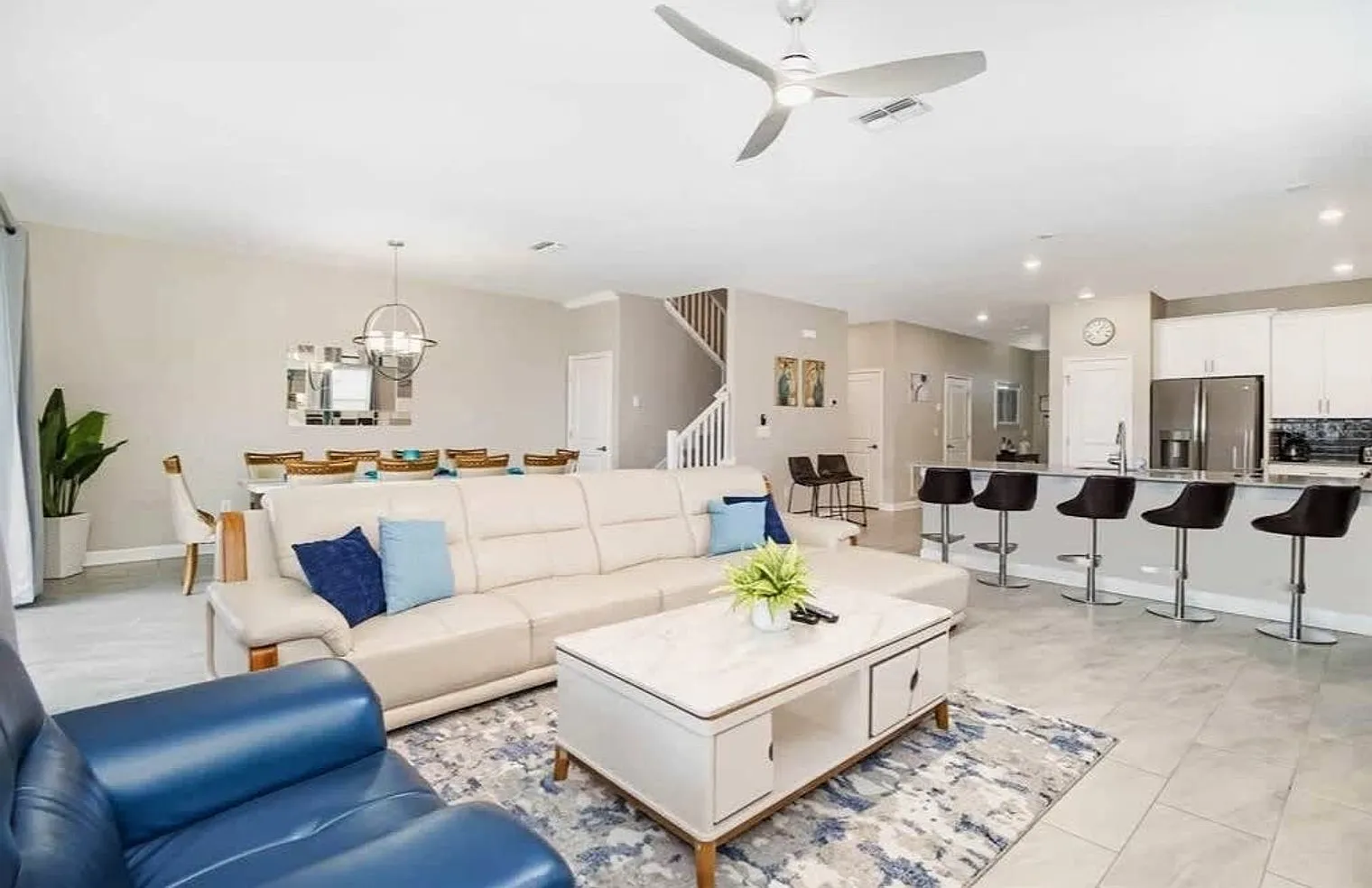 9 bed, 5.0 bath, 3907 sqft, $6,970 — Photo 3