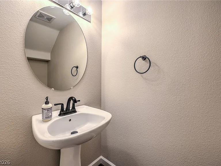 10650 Streamside Ave — Photo 11