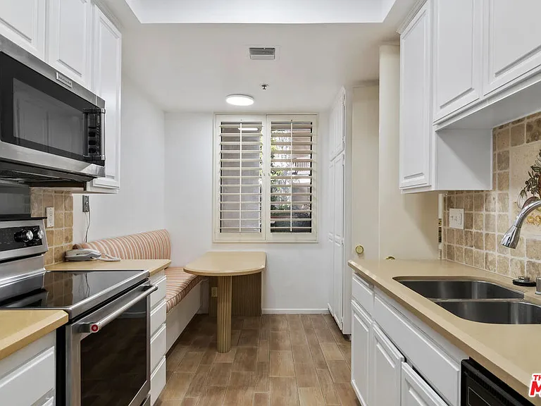 2131 Century Park Ln #118 — Photo 17