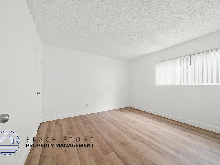 223-225 Shell St — Photo 13