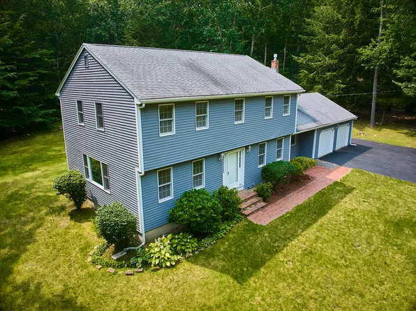 11 Heritage Lane, Falmouth, ME 04105