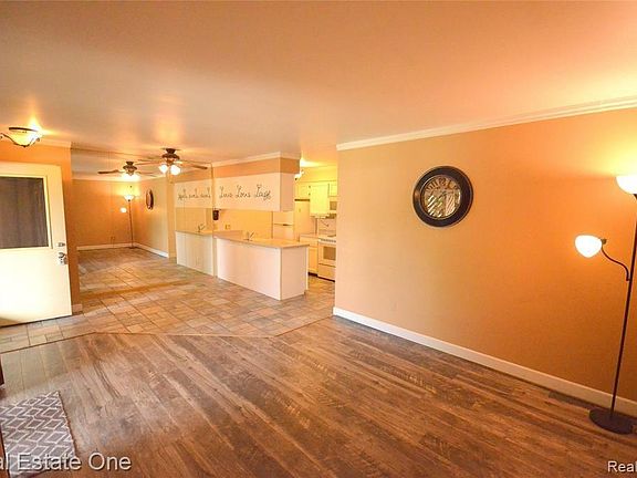 2nd image of 16452 Clarkson Dr #16452