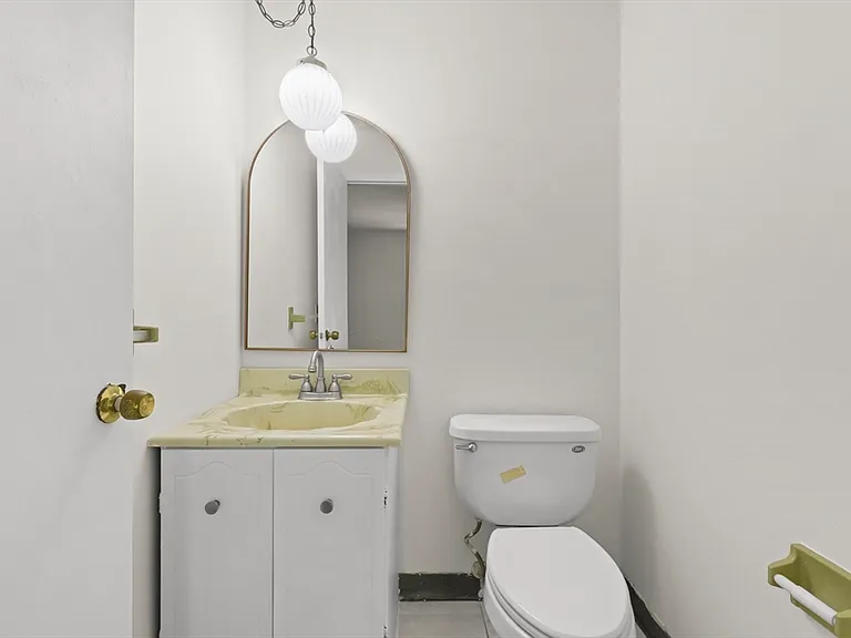 7 Shadowbrook Ln #34 — Photo 9