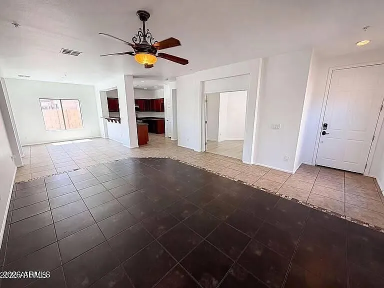 934 E Overlin Dr — Photo 5