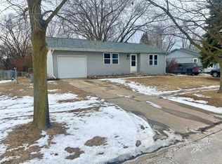 4644 Cromwell Ln, Loves Park, IL 61111