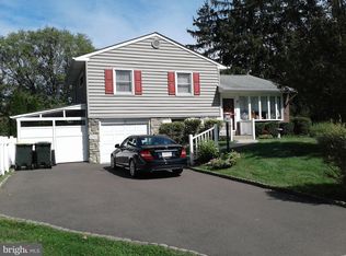 11 Russell Rd, Willow Grove, PA 19090