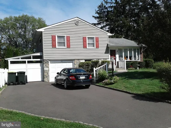 11 Russell Rd, Willow Grove, PA 19090