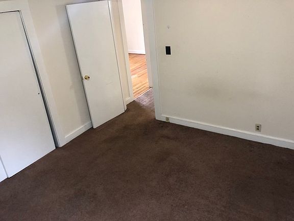 3rd image of 2825 18th Ave #B
