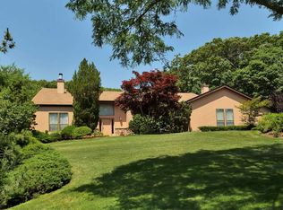 9 Tamara Ct, Melville, NY 11747