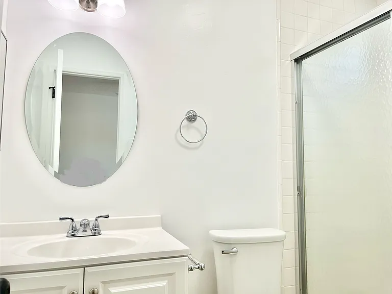 1401 Douglas St #13 — Photo 19