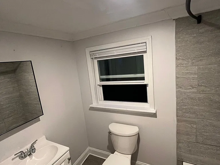 409 W Graham St — Photo 6