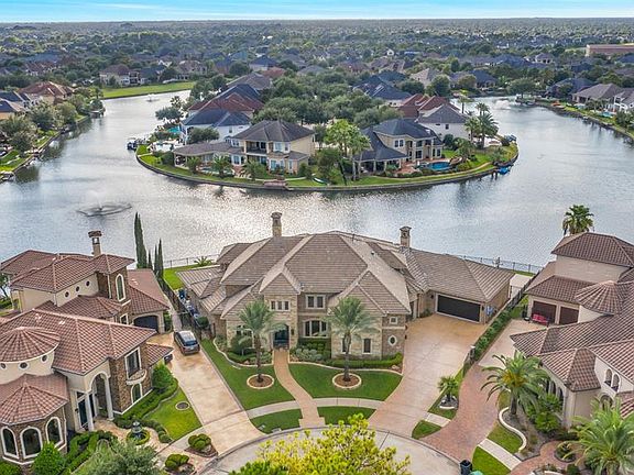 2nd image of 7615 Emerald Meadow Ct