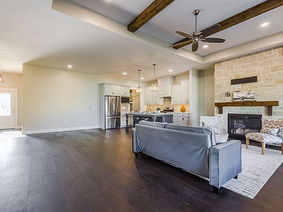 4th image of 4113 Macgillivray Dr