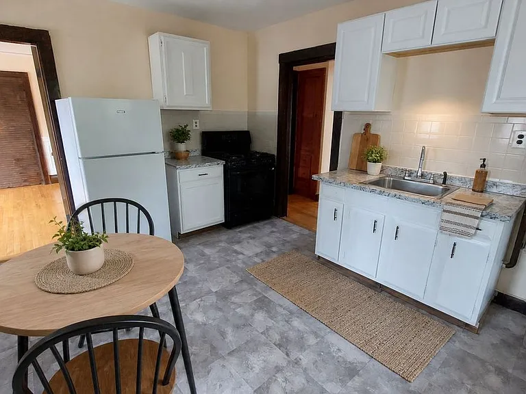 52 Nixon St #2 — Photo 3