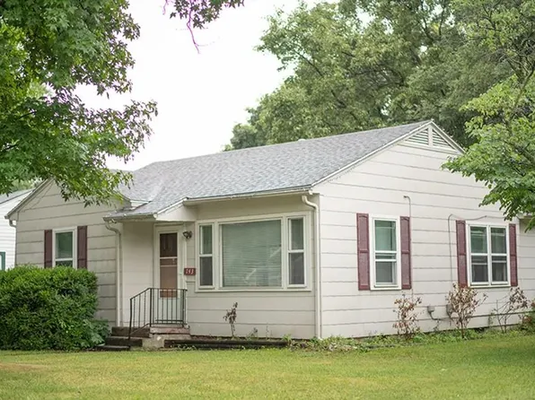 743 Oak St, Emporia, KS 66801