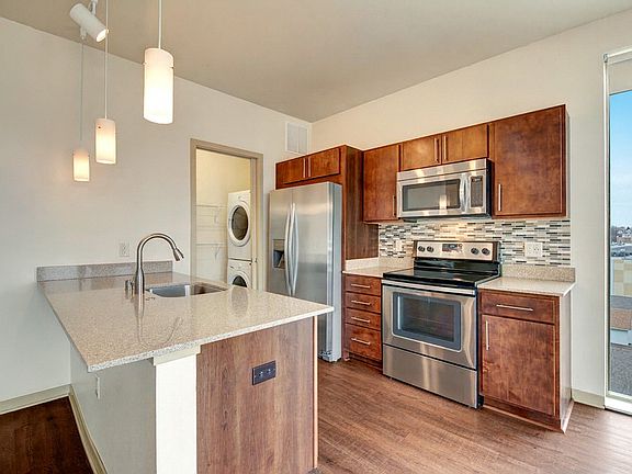 2nd image of 1437 N Jefferson St APT 9