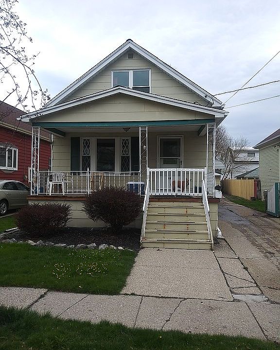 1st image of 35 Olcott Pl