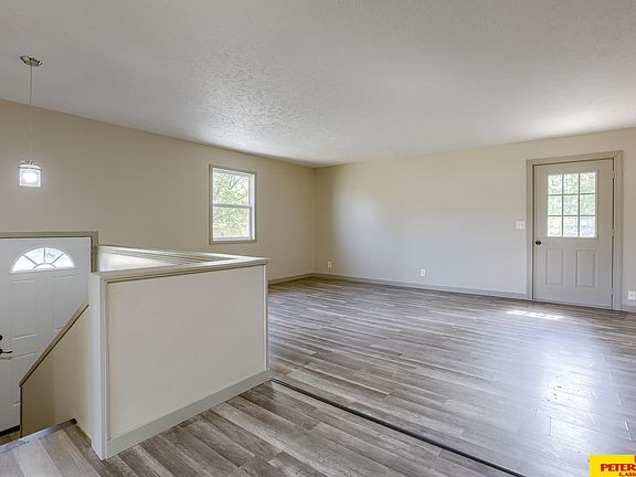 4th image of 115 Schuyler Ave