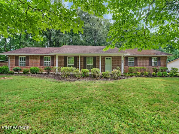 421 Warrior Ln, Harriman, TN 37748