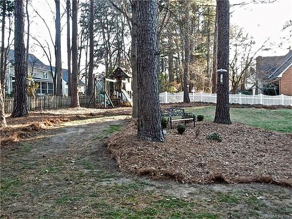 3rd image of 2415 Winterbrooke Dr