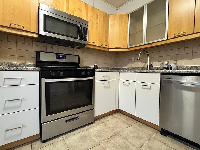 37 64th St #2 — Photo 3