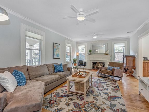 4th image of 475 Lenox Ave